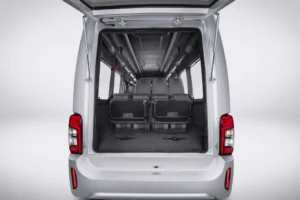 Mitsubishi Canter Bus foto 2